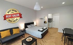Heart Of The City Suites - B